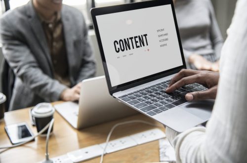 Manfaat Menggunakan Jasa Penulis Essay Profesional